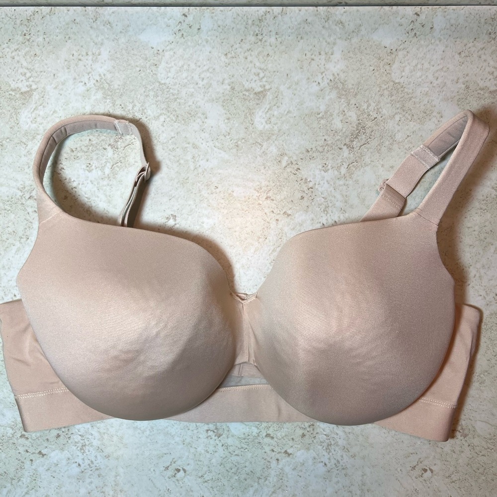 Cacique Modern Collection Lightly Lined Wireless Bra Size 40DD‎ Beige Nude EUC